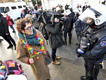 Participantes del convoy de la libertad en la jornada de protesta, este lunes, en Bruselas