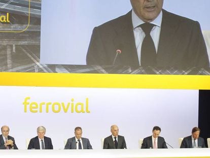 El presidente de Ferrovial, Rafael del Pino, durante su intervenci&oacute;n en la junta de accionistas del grupo, celebrada esta ma&ntilde;ana en Madrid.
