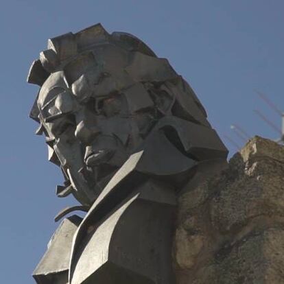 Estatua del pintor español Francisco de Goya, nacido en Fuendetodos (Zaragoza) en 1746.