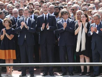 Las autoridades en el homenaje, el d&iacute;a 18 de agosto, a la v&iacute;ctimas de los atentados de Barcelona y Cambrils.