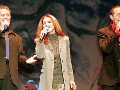 V&iacute;ctor Manuel, Ana Bel&eacute;n y Serrat en un concierto homenaje a Salvador Allende en Santiago de Chile.