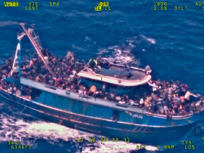 Imagen aérea del pesquero 'Adriana' tomada por el avión de Frontex 'Eagle 1' el pasado 13 de junio en zona de salvamento griega.