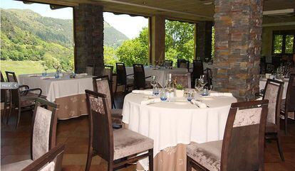Imagen del interior del restaurante Solana en Ampuero (Cantabria) que ha sido galardonado con una estrella Michelin.