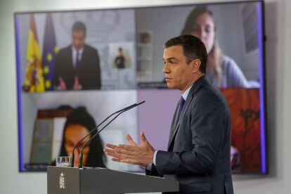 El presidente del Gobierno, Pedro Sánchez, durante su comparecencia en rueda de prensa en el Palacio de la Moncloa este domingo 14 de junio.