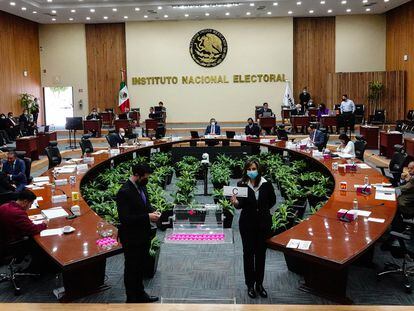 La sede del Instituto Nacional Electoral, durante una sesión extraordinaria, en Ciudad de México, el 14 de diciembre de 2022.