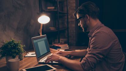 Haz un Máster de Escritura y Creatividad Literaria autentificado por Notario Europeo.