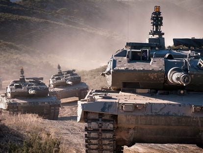 Tanques Leopard del Ejército de Tierra español en 2016, en una imagen del Ministerio de Defensa.