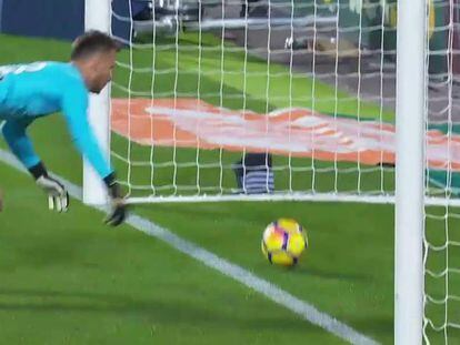 Momento del gol anulado de Messi al Valencia. En vídeo, las reacciones a la jugada tras el partido.