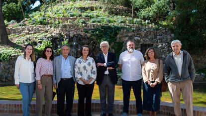 Los asistentes tras constituir ante notario la asociación de ‘La Tercera España’, esta mañana en Madrid.