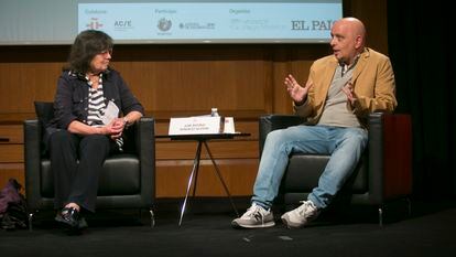 Laura Restrepo y Juan Antonio González Iglesias, este miércoles en el Instituto Cervantes de Madrid.
