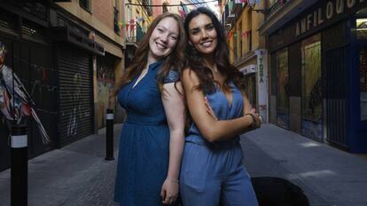 Zua Méndez y Teresa Lozano en Lavapiés, Madrid.