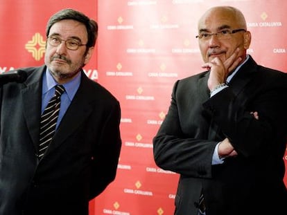 El president de Caixa Catalunya, Narcís Serra, i el director general, Adolf Todó, en roda de premsa després d'una assemblea ordinària el 2010.