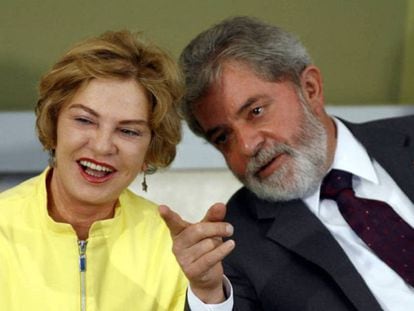 El expresidente de Brasil Lula da Silva con su esposa, Marisa Letícia, en 2007.