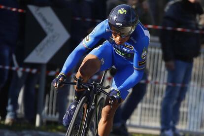 Colombia's Nairo Quintana pedals during the 7th stage of the Tirreno Adriatico cycling race, in San Benedetto del Tronto, Italy, Tuesday, March 14, 2017. (Dario Belingheri/ANSA via AP)