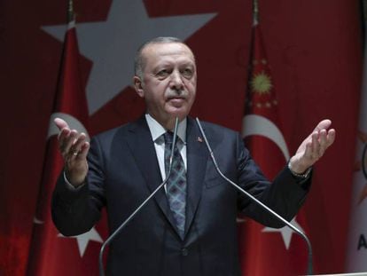 El presidente turco, Recep Tayyip Erdogan, habla este jueves ante funcionarios de su partido en Ankara. En vídeo, declaraciones de Erdogan.