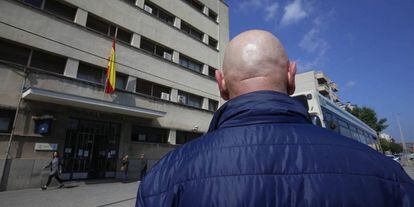 Un policia nacional que ha demanat un canvi de destinació per marxar de Catalunya.