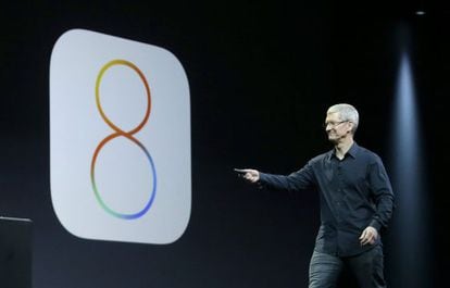 El consejero delegado de Apple, Tim Cook, durante la presentaci&oacute;n del pol&eacute;mico iOS 8.
