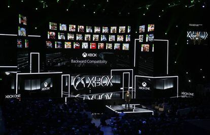 Phil Spencer, resoinsable de Xbox, presenta la nueva consola en Los Angeles, California