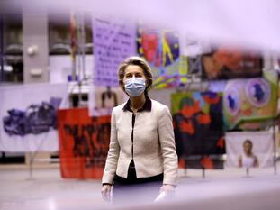 Ursula Von der Leyen en el momento previo a una rueda de prensa en Bruselas el pasado enero.
