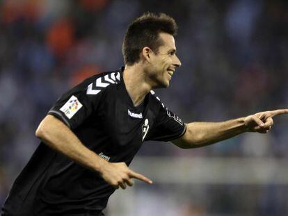Manu del Moral celebra su gol al Espanyol.