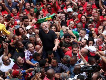 Durante un mitin ante miles de admiradores un día después de salir de prisión, el expresidente brasileño ha declarado Si utilizamos la cabeza, en 2022, la izquierda derrotará a la ultraderecha