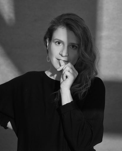 Clara Roquet. Guionista de filmes como Petra, de Jaime Rosales, esta catalana debutó como directora en 2021 con ‘Libertad’, cinta con la que se llevó el Goya a la dirección novel en la última entrega de estos premios.