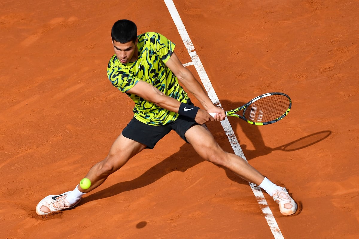 Alcaraz maquina el gran golpe: Roland Garros |  deportados