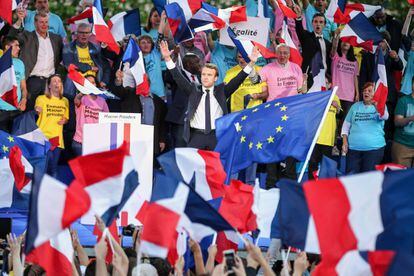 El candidato a la presidencia de Francia por el movimiento 'En Marche!' Emmanuel Macron durante un acto de campaña en Albi (Francia). EFE/FREDERIC SCHEIBER