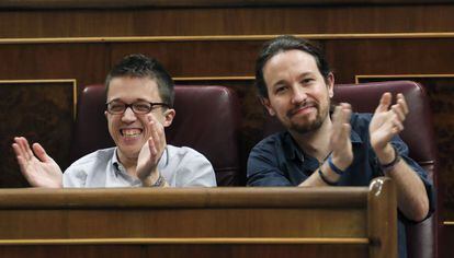 Pablo Iglesias e Íñigo Errejón este martes en el Congreso.