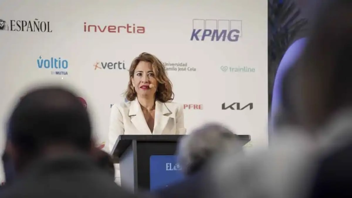 Transportes admite que prepara una normativa exprés sobre VTC |  Economía