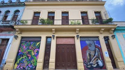 Frente a este edificio cayó Yarini herido de muerte. Hoy el inmueble acoge la galería Gorria y en la terraza superior el restaurante bautizado con el nombre del famoso proxeneta.
