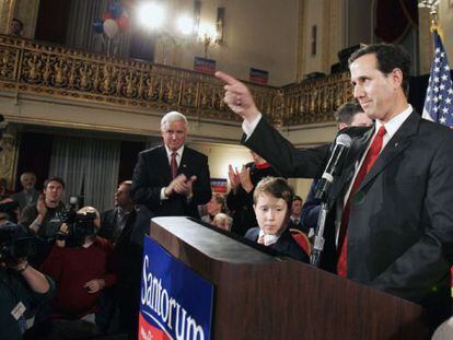 El candidato Rick Santorum al comienzo de uno de sus discursos de campa&ntilde;a en Pittsburgh, Pennsylvania