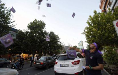 Simpatizantes del presidente iraní Rouhani, este miércoles en Teherán