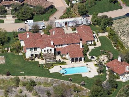 Mansi&oacute;n de Justin Bieber en Calabasas en plena mudanza. El cantante le vendi&oacute; la casa a Khloe Kardashian por siete millones.