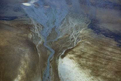 Una vista aérea del delta del río Amazonas, el más grande del mundo por volumen de agua. Su desembocadura en el océano Atlántico produce el ecosistema de manglar más grande del planeta.