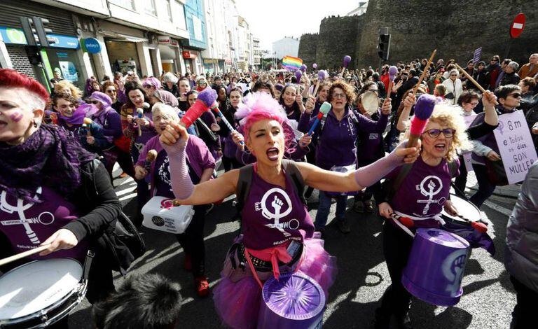 Feministas gallegas en un acto previo al 8M 2019. / ELISEO TRIGO (EFE)