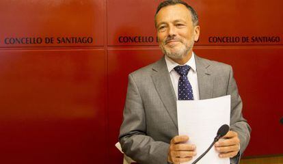 Agustín Hernández, en el Ayuntamiento de Santiago