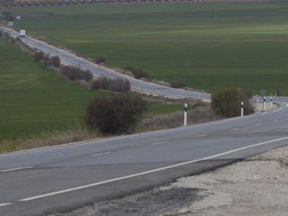 Carretera que une en la actualidad las localidades de Darro e Iznalloz.