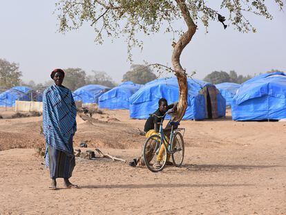 Desplazados del conflicto de Burkina Faso en un campo situado en Pissila, región Centro-Norte.