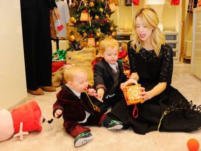 Peaches Geldof, en la navidad de 2013, con sus hijos Phaedra y Astala.