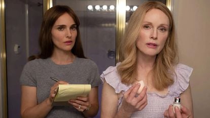 Natalie Portman's character takes notes on how Julianne Moore's character does makeup in 'May December'.