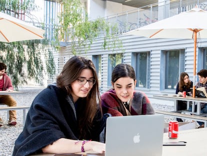 Alumnos en una de las residencias de estudiantes de RESA