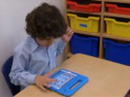 La aplicación, desarrollada en Emiratos Árabes, utiliza imágenes y sonidos para que los menores puedan interactuar mejor