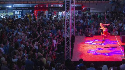 Espectáculo en vivo en el Salón Erótico de Barcelona.