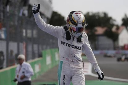 Lewis Hamilton celebra su victoria en el Gran Premio de M&eacute;xico.
