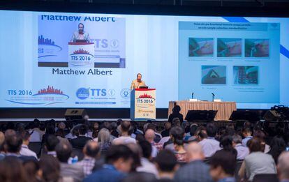 Matthew Albert, inmunólogo del Instituto Pasteur de París, expone durante el congreso internacional celebrado en 2016 en Hong Kong.