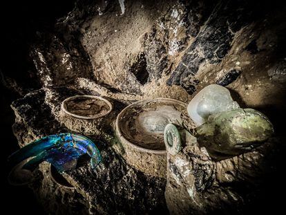 El interior de un armario permaneció cerrado durante 2.000 años con toda su vajilla.