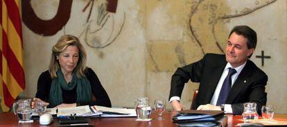 El presidente de la Generalitat, Artur Mas, y la vicepresidenta, Joana Ortega, durante la reuni&oacute;n semanal del gobierno catal&aacute;n.