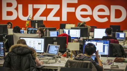 BuzzFeed se hunde en Bolsa tras anunciar 180 despidos y el cierre de su división de noticias