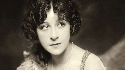 La cantante y actriz Fanny Brice (1891– 1951) se hizo una rinoplastia.